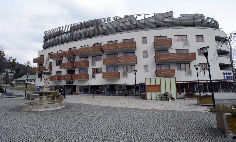 V tomto domě mají apartmány mimo jiné hokejisté Petr a Roman Čechmánkovi V tomto domě mají apartmány mimo jiné hokejisté Petr a Roman Čechmánkovi